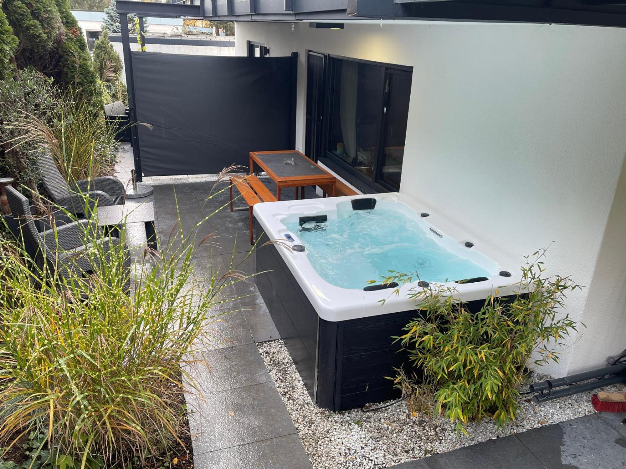 Rosmarin - Kuschelige Fewo - Romantik & Entspannung Im Whirlpool Auf Privater Terrasse, Ruhe & Hund Willkommen - By Ferienwohnenamsee - Uberlingen Dış mekan fotoğraf