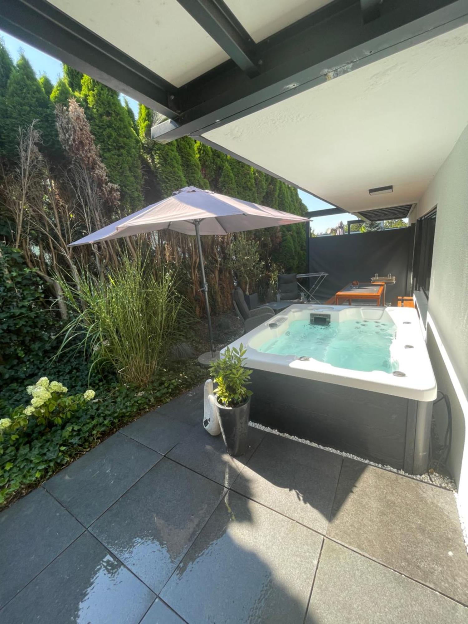 Rosmarin - Kuschelige Fewo - Romantik & Entspannung Im Whirlpool Auf Privater Terrasse, Ruhe & Hund Willkommen - By Ferienwohnenamsee - Uberlingen Dış mekan fotoğraf